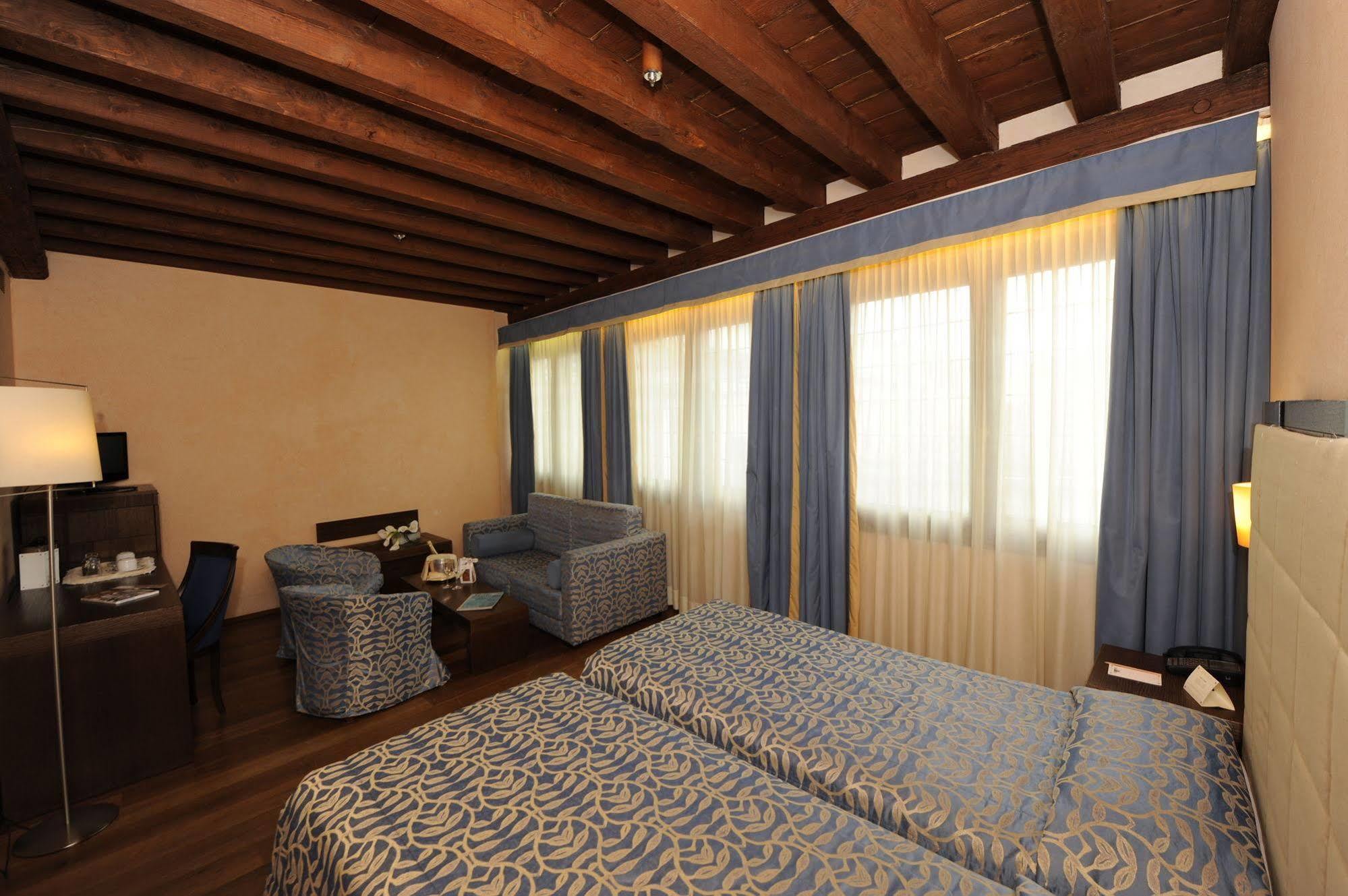 Palazzo Selvadego Hotel Venice Bilik gambar